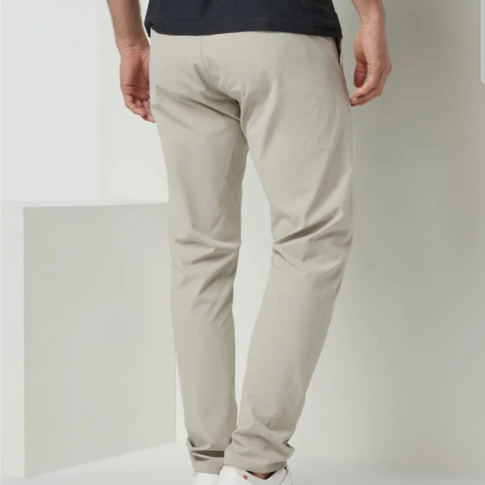 Nwt- Vuori Aim Pant Khaki Pants Size 30